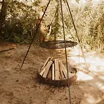 Cudomki Nad Jeziorem Krzywym * פייצקי